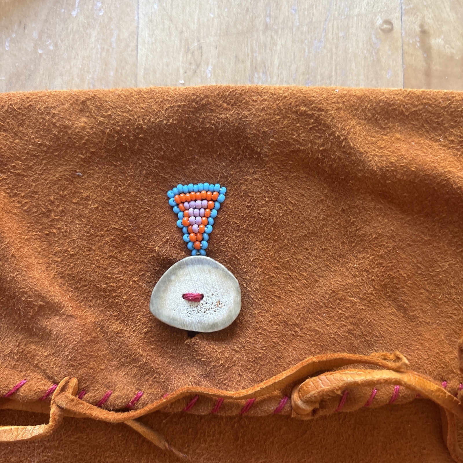 Vintage Navajo/Taos Pueblo Handmade Deerskin Suede Shoulder Bag – Antler Detail