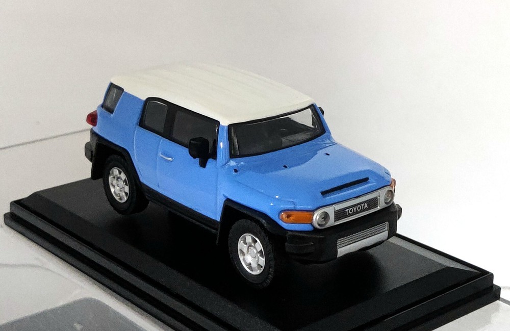 Cararama Code 3 1/43 Toyota FJ Cruiser Blue