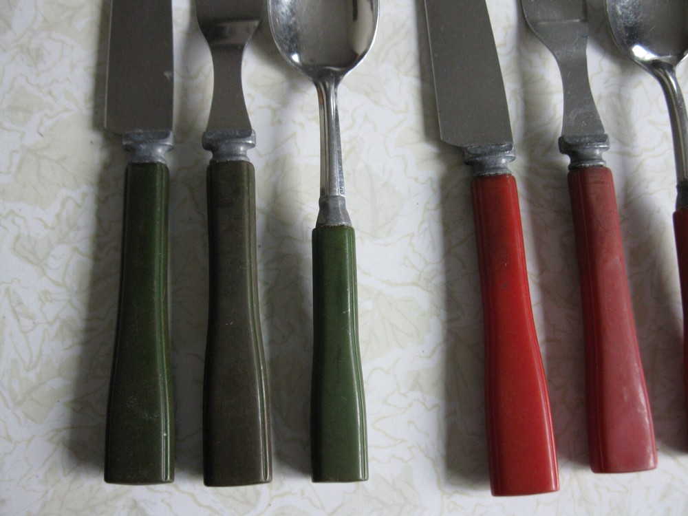 MIXED LOT BAKELITE FLATWARE 20PCS. STAINLESS
