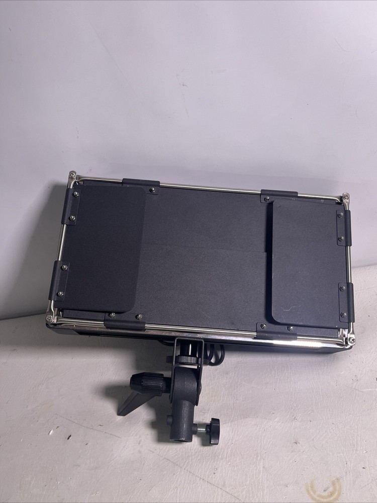 Ikan IB500 / LED Light LED500ASLY Studio Light, DC 12v / WORKING