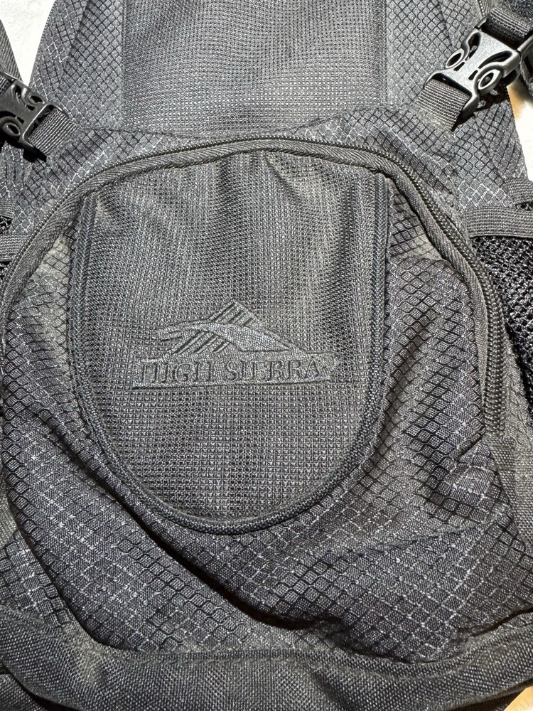 High Sierra- Drench Hydration Pack/ Backpack. Holds 2 Liters. New!