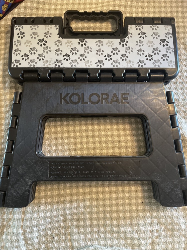 9" KOLORAE "Paws"  Folding  Step Stool NEW!  holds 200 pounds.