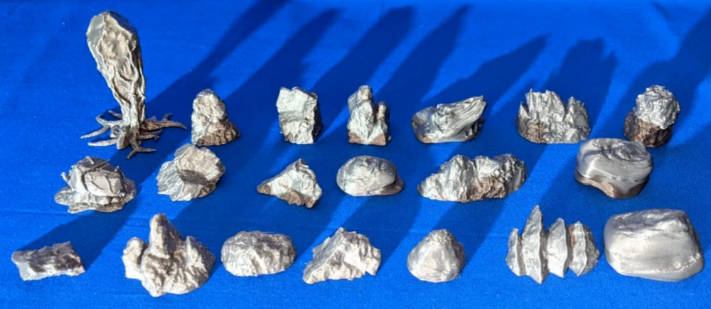 20 Rock Scatter Terrain Pieces - Space Grey