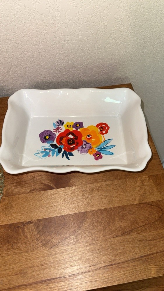 The Pioneer Woman 2-Piece Rectangular Ruffle Top Ceramic Bakeware Set