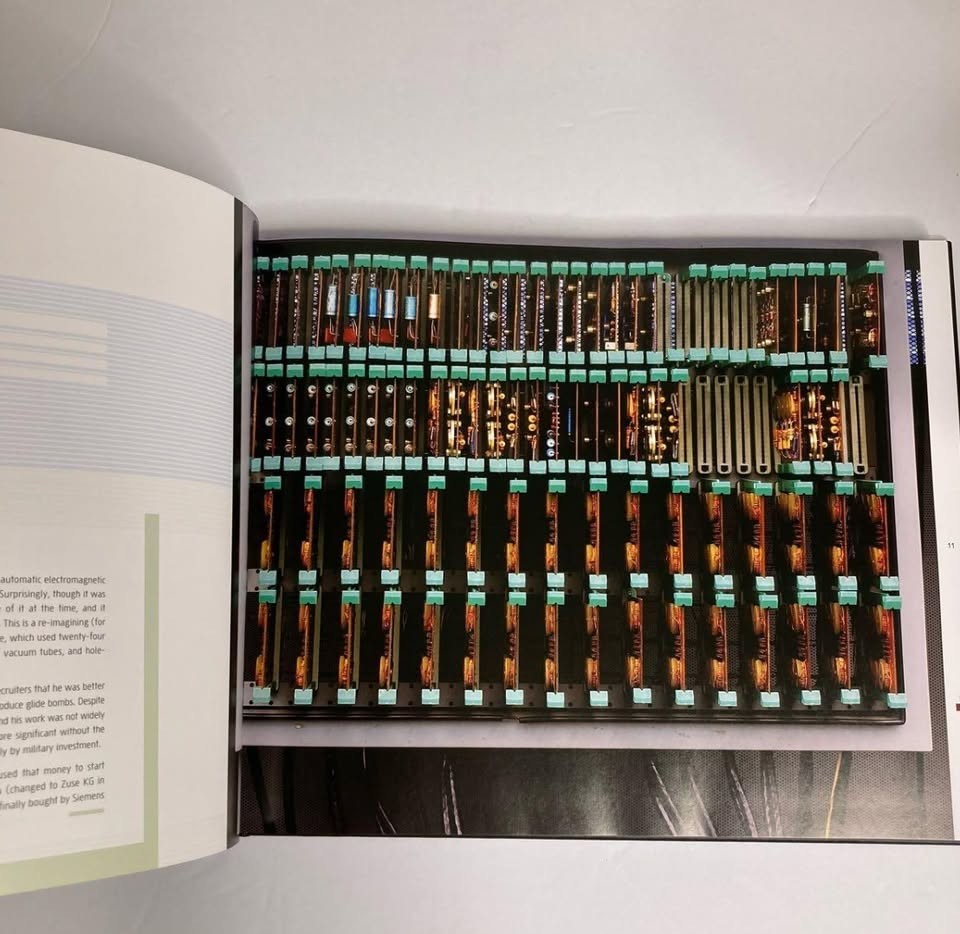 Core Memory : A Visual Survey of Vintage Computers Mark Richards Silicon Valley