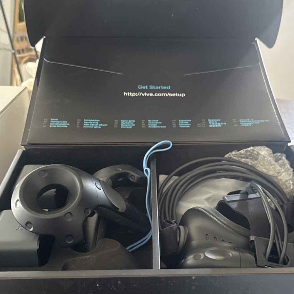 HTC Vive Black VR Headset PC & Console Bundle with Accessories