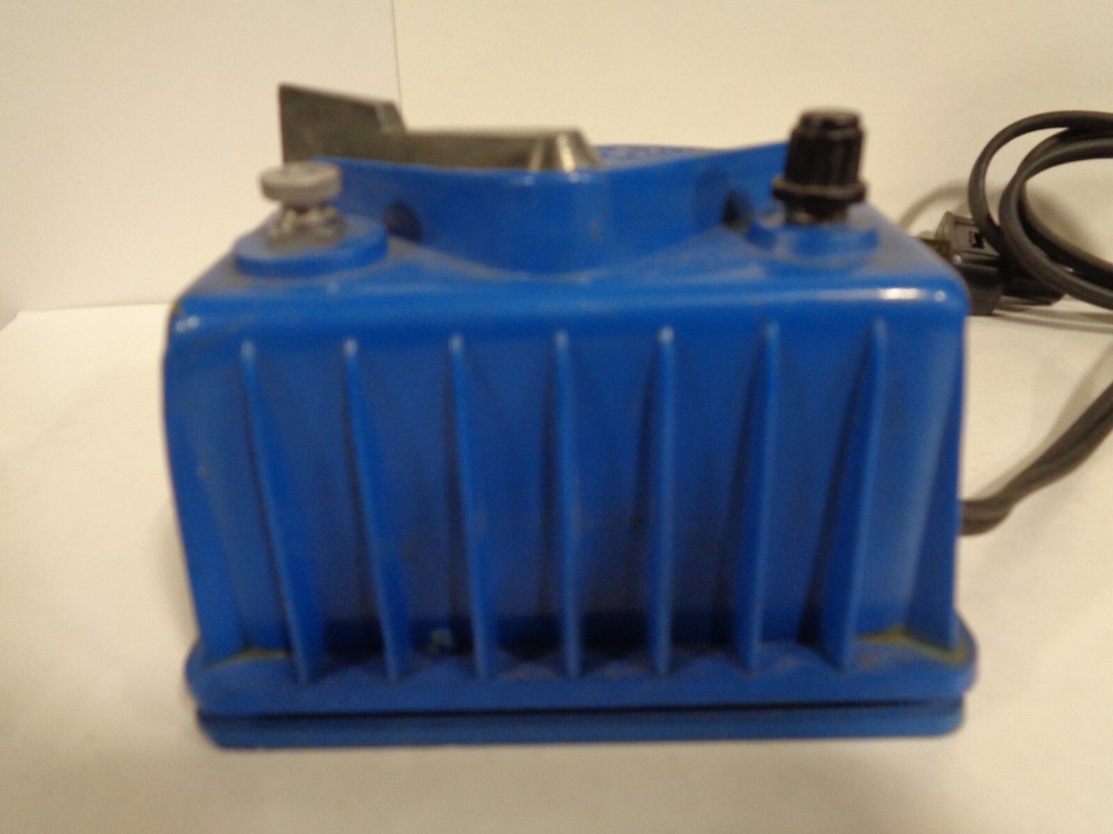 LIONEL #4150 50 WATT TRANSFORMER WITH REVERSE BUTTON GREAT FOR BASIC SET