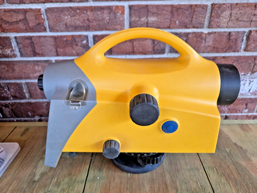 TRIMBLE DiNi 0.7 MM AUTOMATIC DIGITAL MEASUREMENT LEVEL MODEL 7 8070 017 AS IS