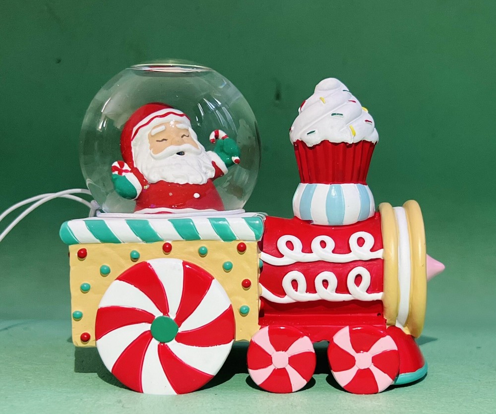 2013 Hallmark All Aboard Christmas Snow Globe Train with Tag, HTF