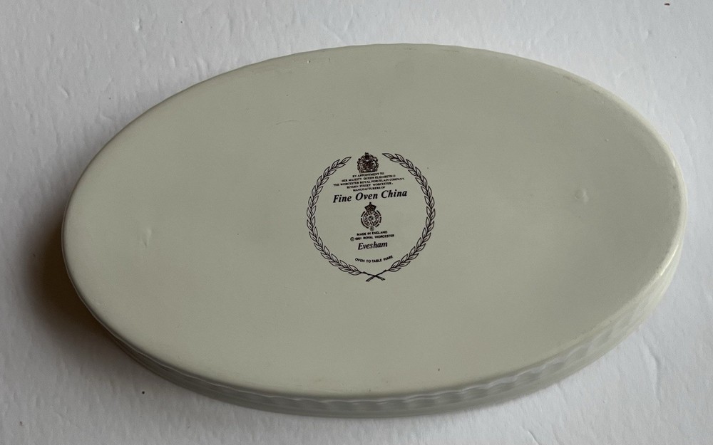 Royal Worcester Oval Serving / Baking Casserole EVESHAM Fruit England