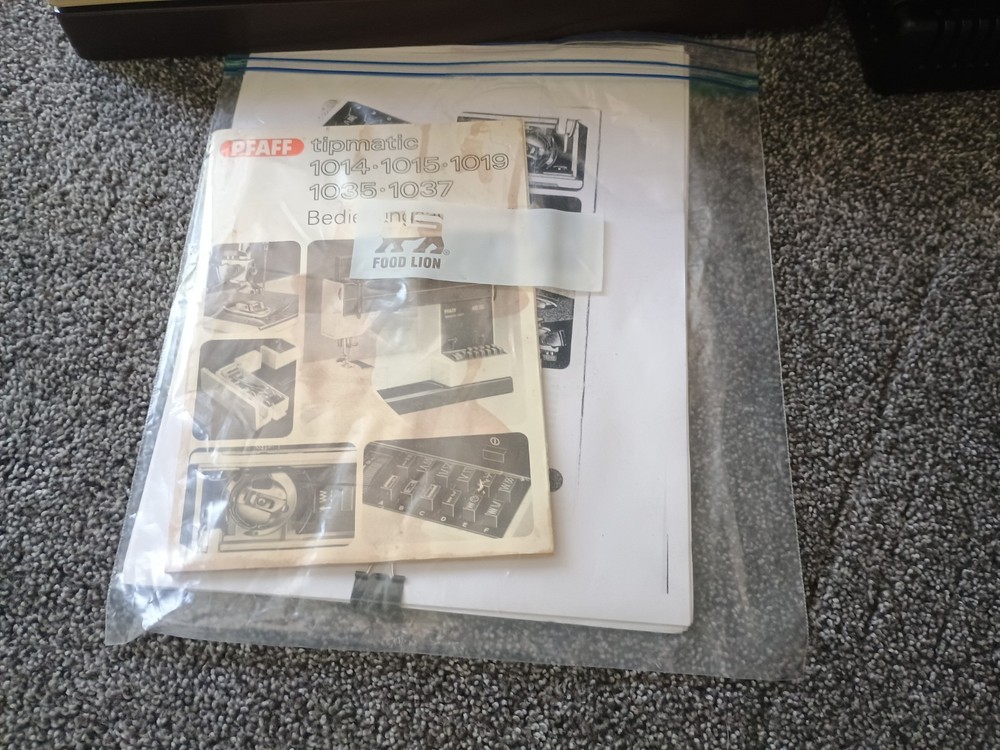 PFAFF 1015 TIPMATIC Sewing Machine Vintage