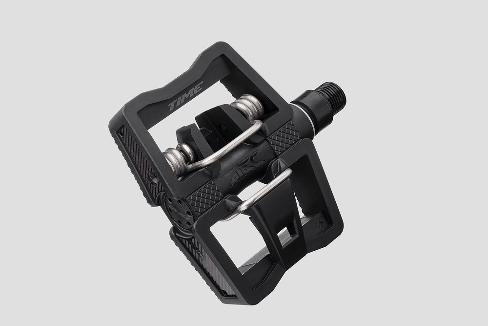 Time Link Pedals - Single Sided Clipless with Platform, Aluminum, 9/16", Black,