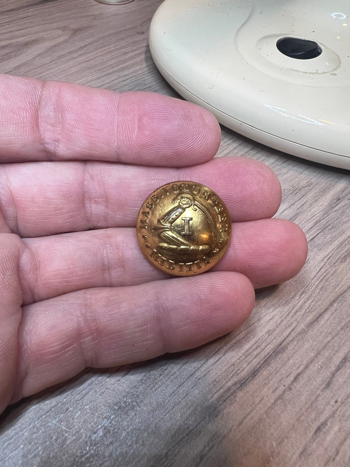 Late Civil War Massachusetts Volunteer Militia Infantry I Coat Button
