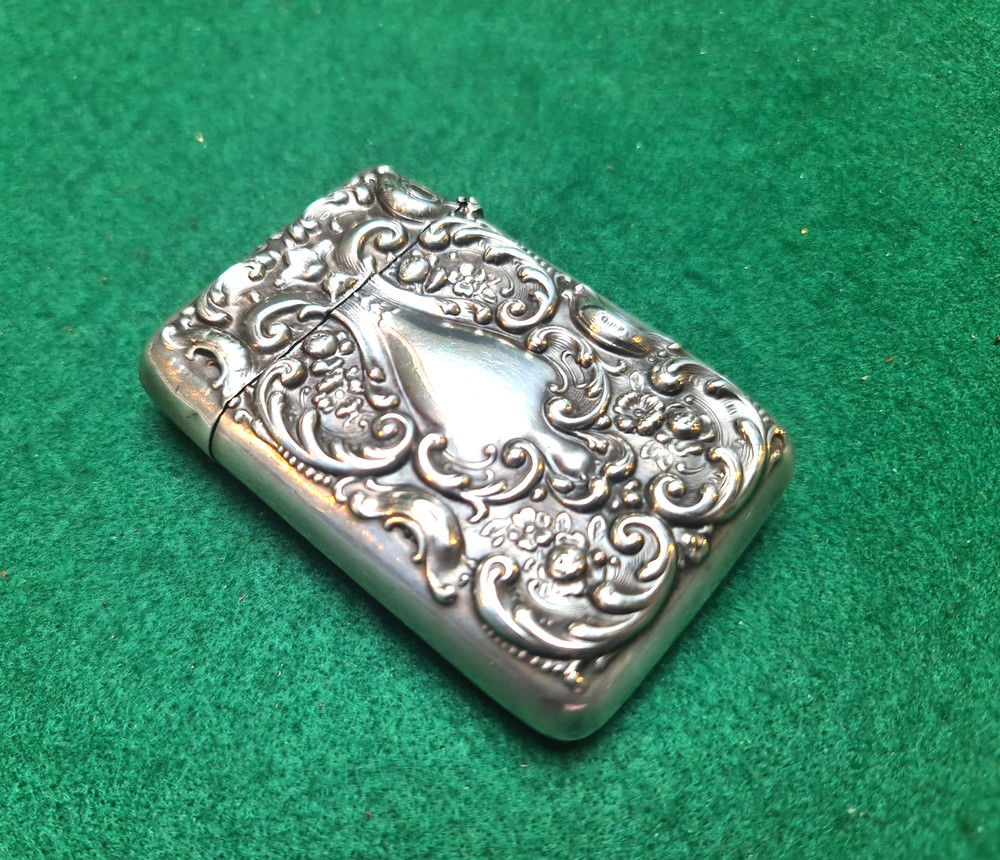 ATTRACTIVE SOLID SILVER VICTORIAN CARD CASE WITH EMBOSSED DECORATION