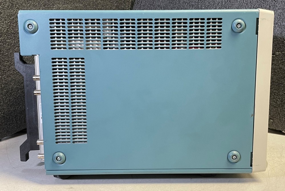 Tektronix TLA7012 Portable Logic Analyzer Mainframe with TLA7AC4 module