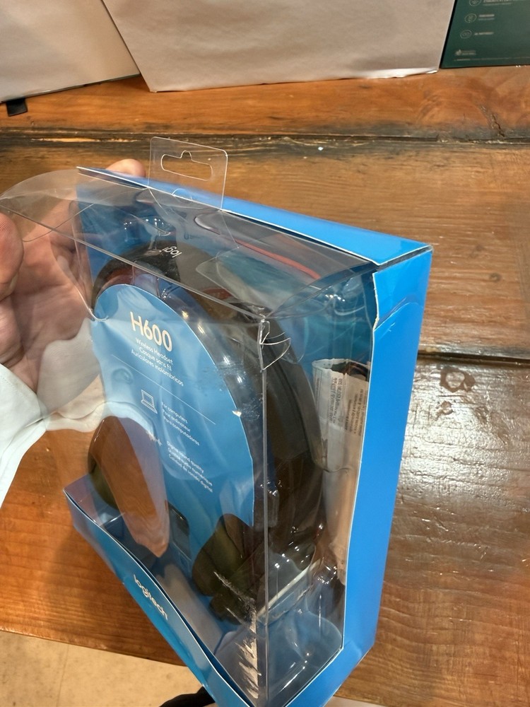 Logitech H600 Wireless headphones