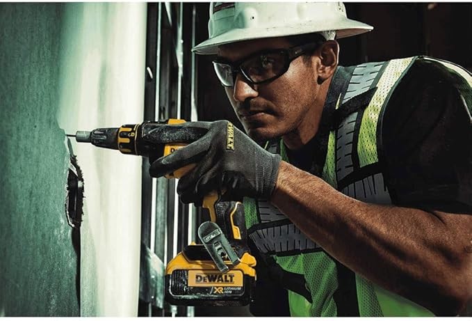 DEWALT DSV521 Class 2 Heavy Duty Surveyor Vest Medium New