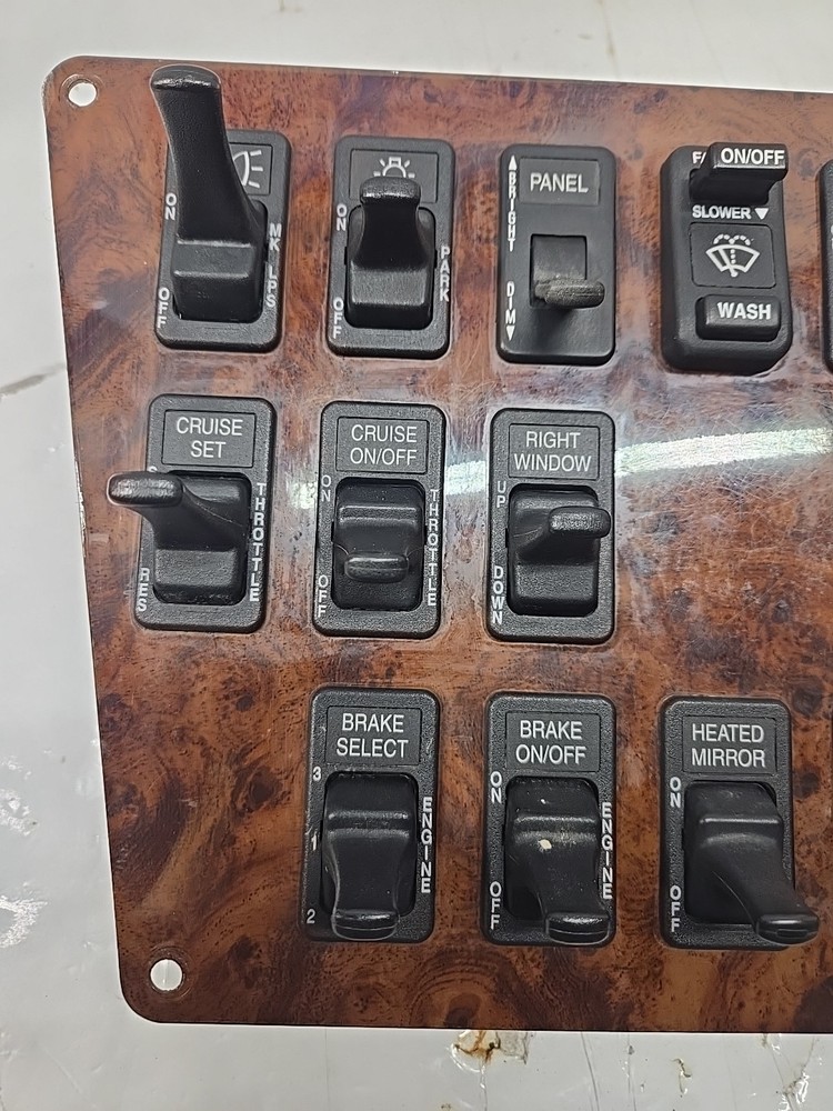 INTERNATIONAL 9200I DASH PANEL