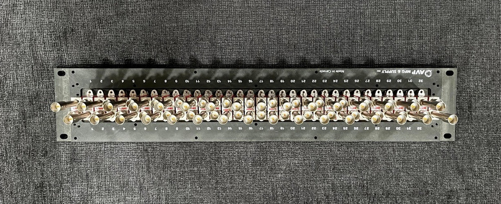 AVP AV-D232E2-AMN75-BZ 2RU 64-Jack Mini-WECO SDI Video Patch Panel 75Ω