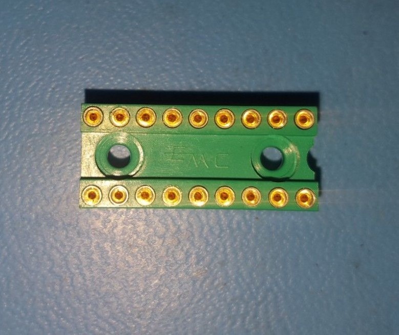 4 Pcs, IC SOCKET, 18 PIN DIP SOCKET, ELECTRONIC MOLDING CORP, EMC, 10318-01-445