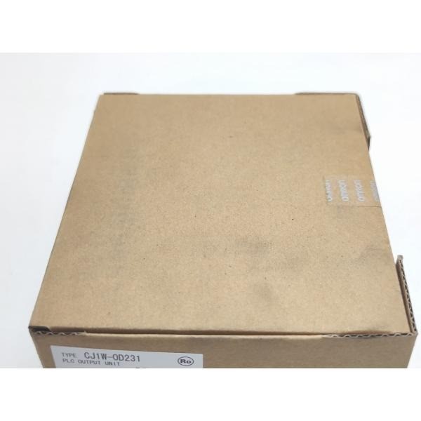 OMRON CJ1W-OD231 PLC Digital Output Module NEW (Box Damage)
