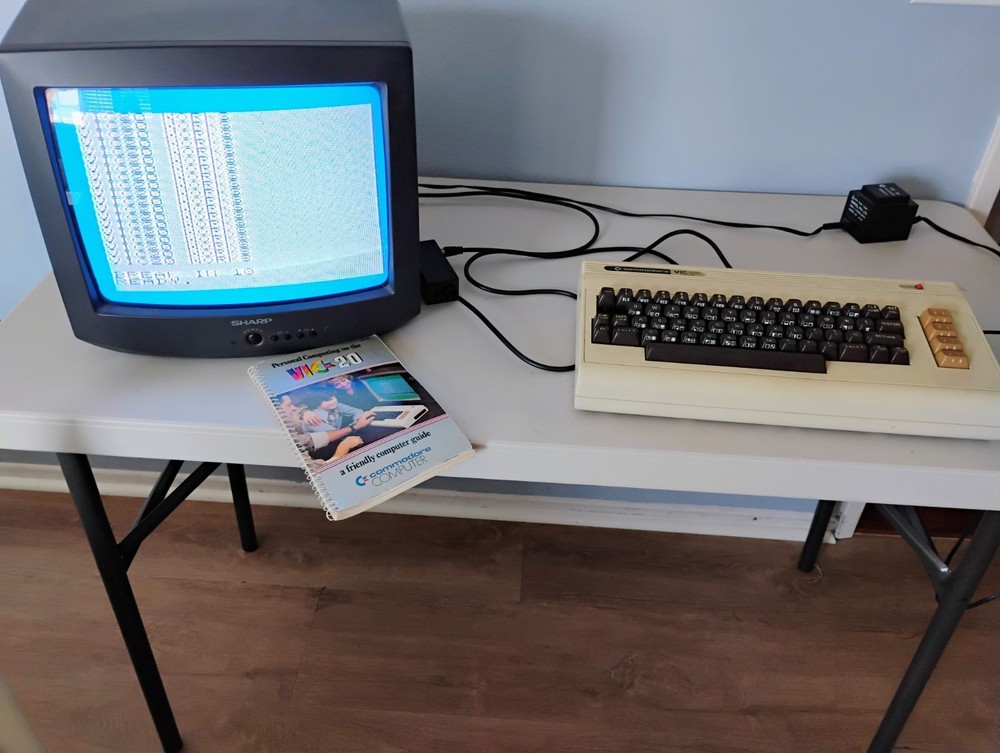 Commodore Vic 20 Vintage Computer - Tested