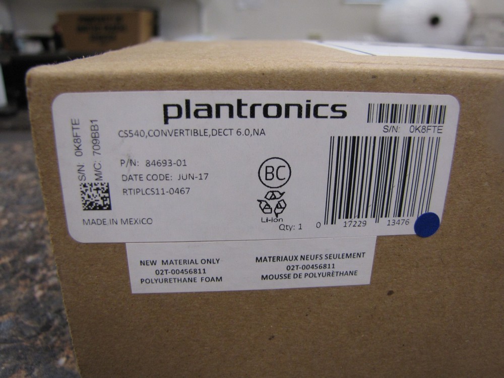 Plantronics CS540 Wireless Headset System - Black- Complete in Original Box NICE