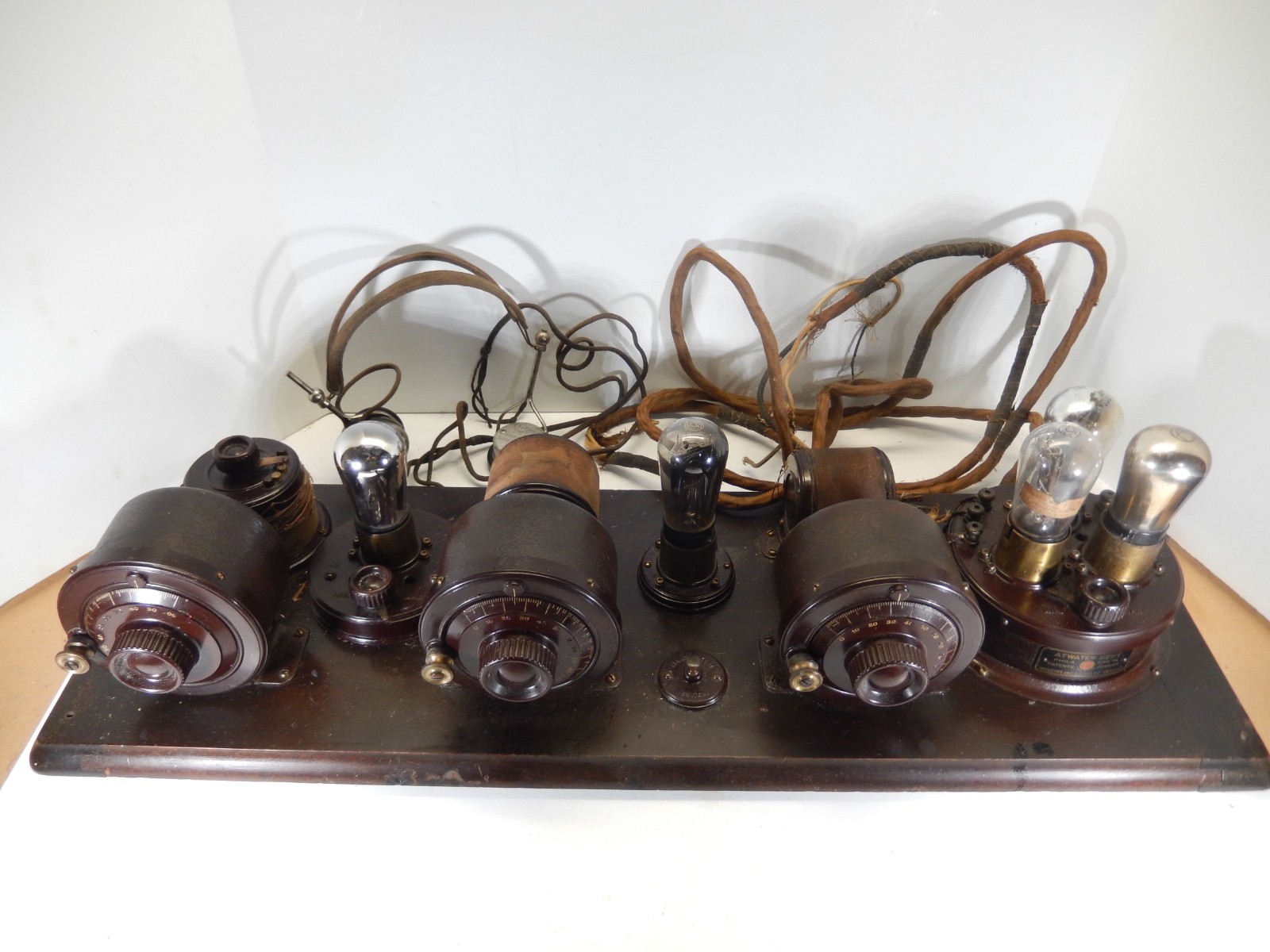 ATWATER KENT MODEL 10C BREADBOARD RECEIVING RADIO & AIRLINE HEADPHONES UNTESTED