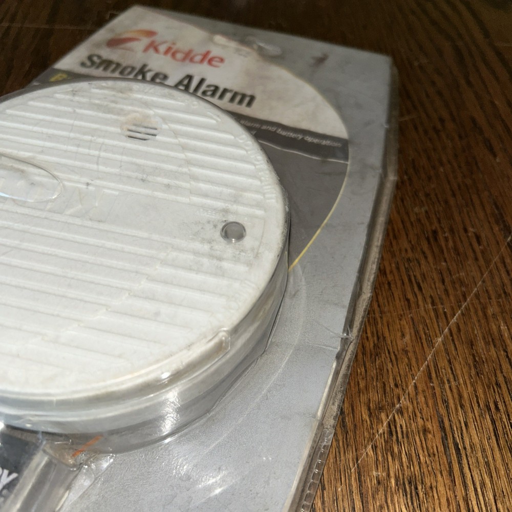 Kidde Basic Smoke Alarm / Detector 0915K Detector White Battery Operated