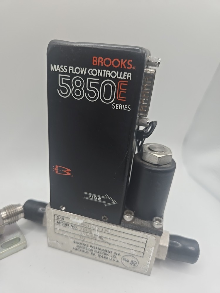 Brooks Mass Flow Controller 5850e (Pair)