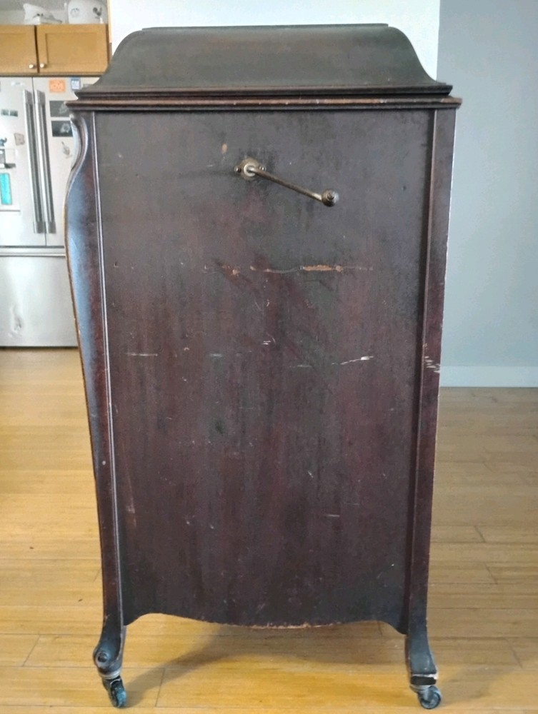 Victrola Talking Machine VV-XI-218629G