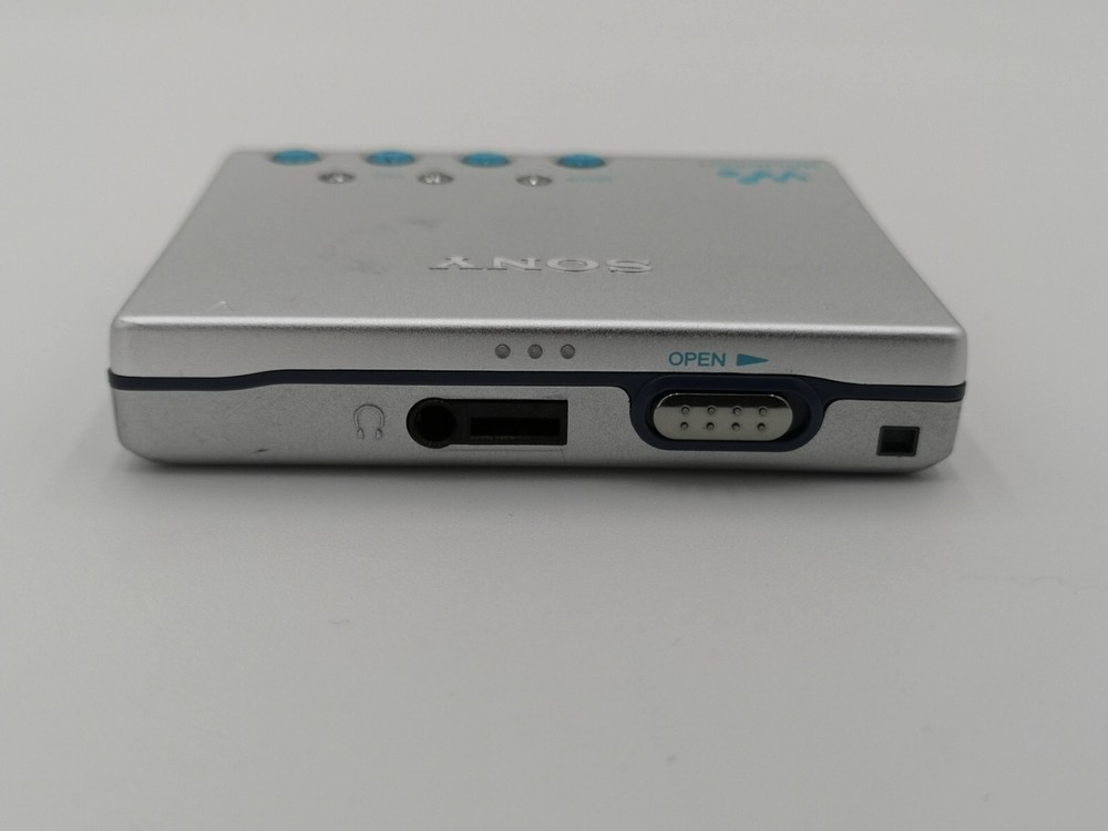 SONY WALKMAN MZ-E810SP Silver Portable MD Mini Disc player junk main unit only