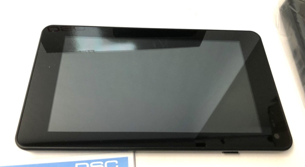 DSC WS9TCHW NA Wireless Touchscreen Security Keypad – Excellent Condition