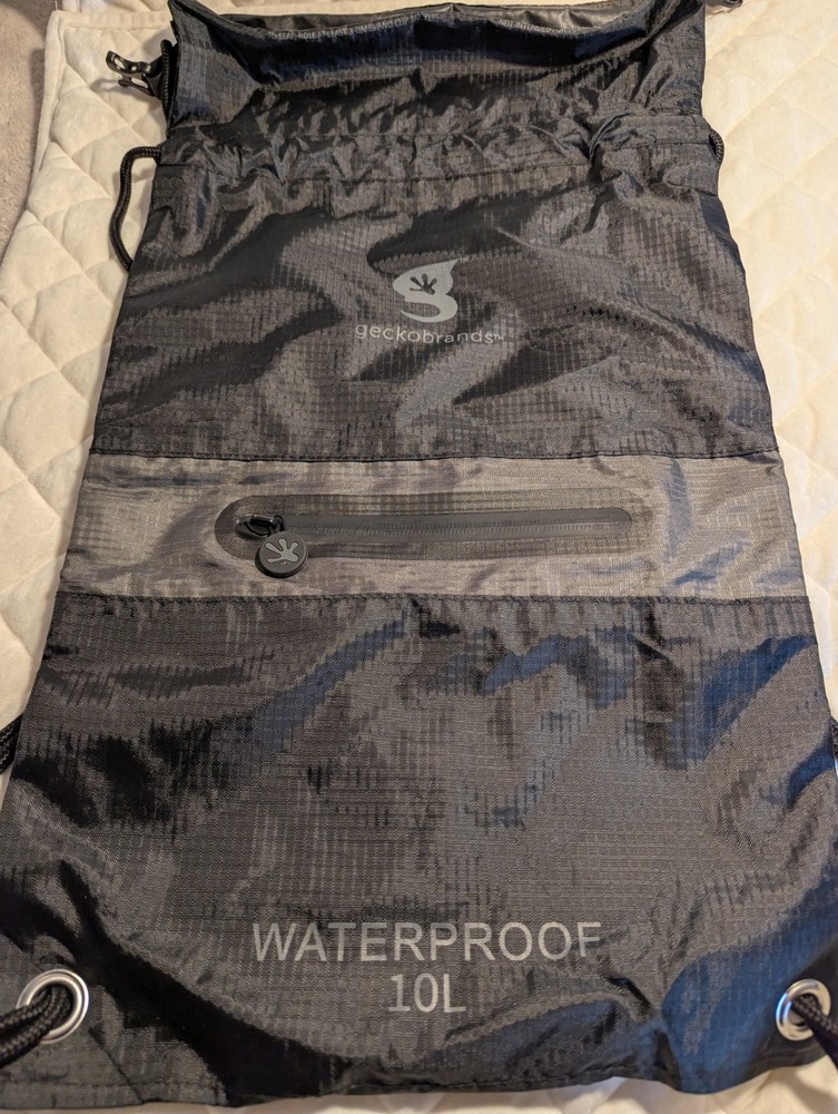 GECKOBRANDS Lightweight Waterproof Nylon Drawstring Backpack Black 10L