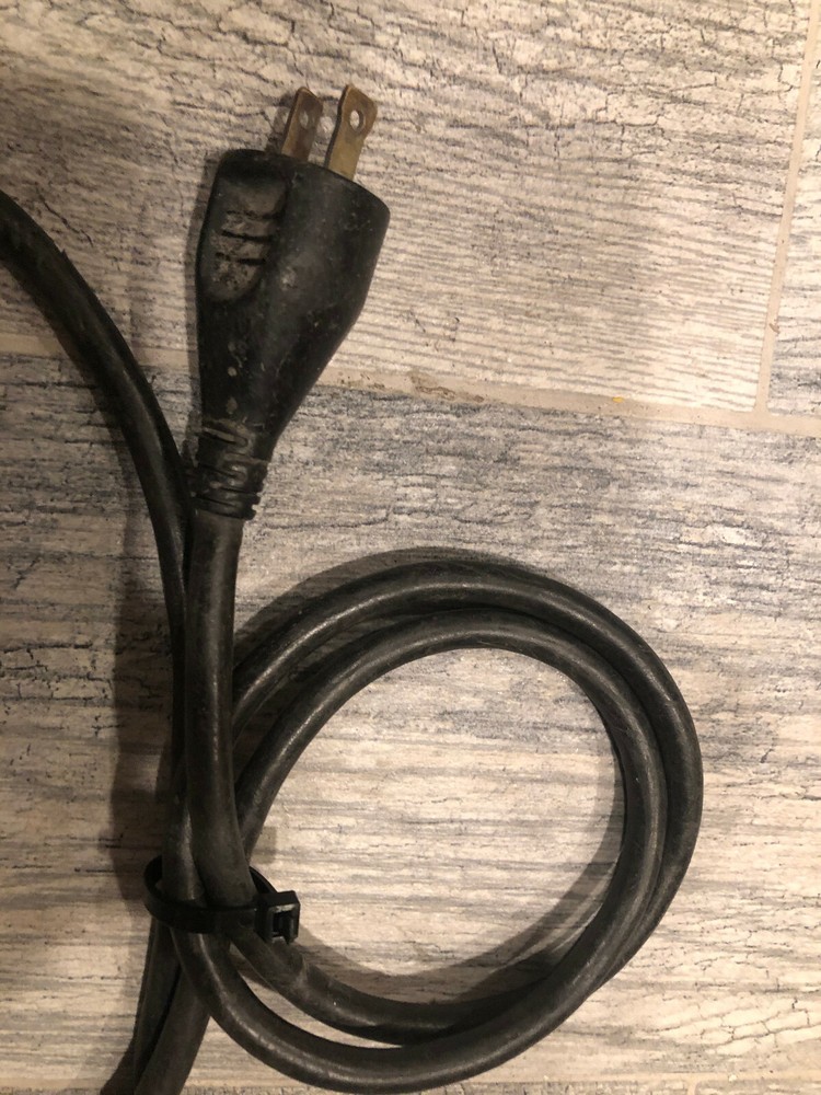 DEWALT DWE305 12-Amp Keyless Variable Speed Corded Reciprocating Saw