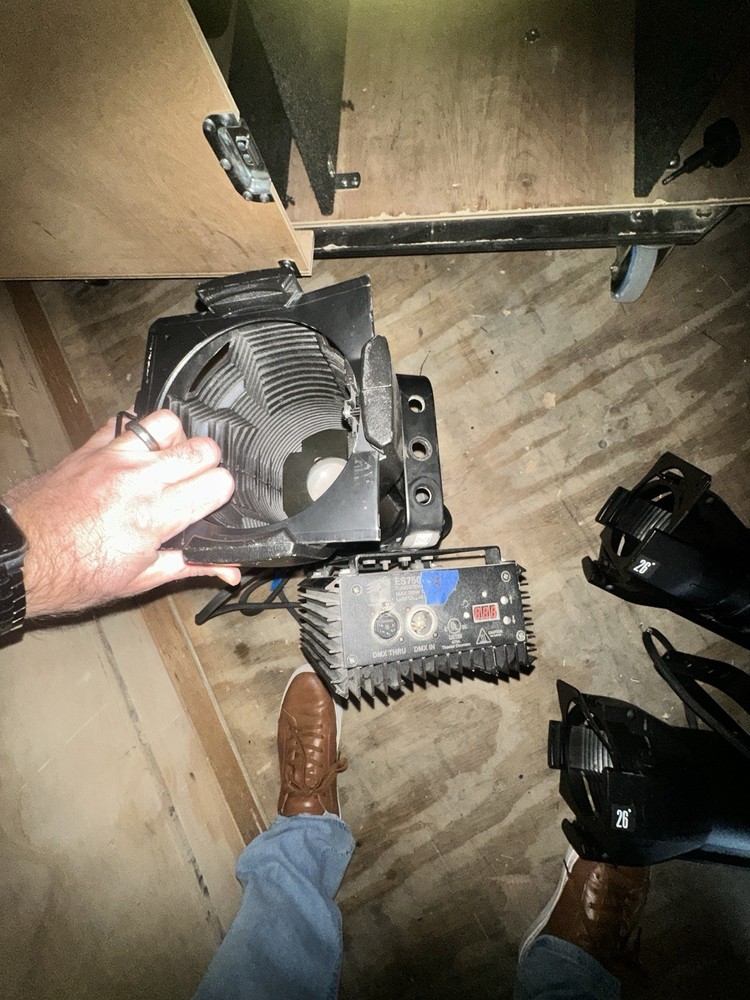 5 units - ETC Source Four JR. 575W Ellipsoidal Light