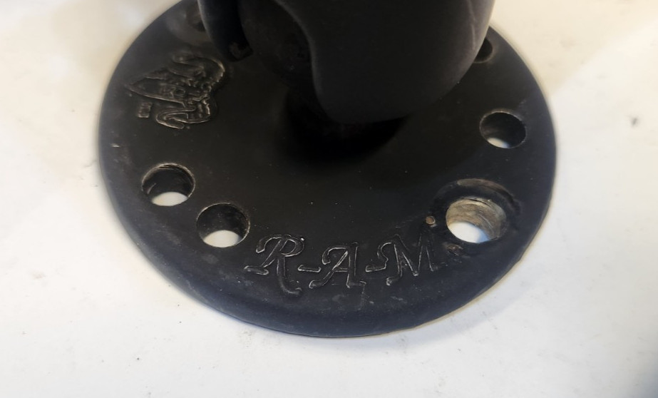 RAM Mounts Universal Ball and Socket Electronics Mount Fish Finder Depth Swivel