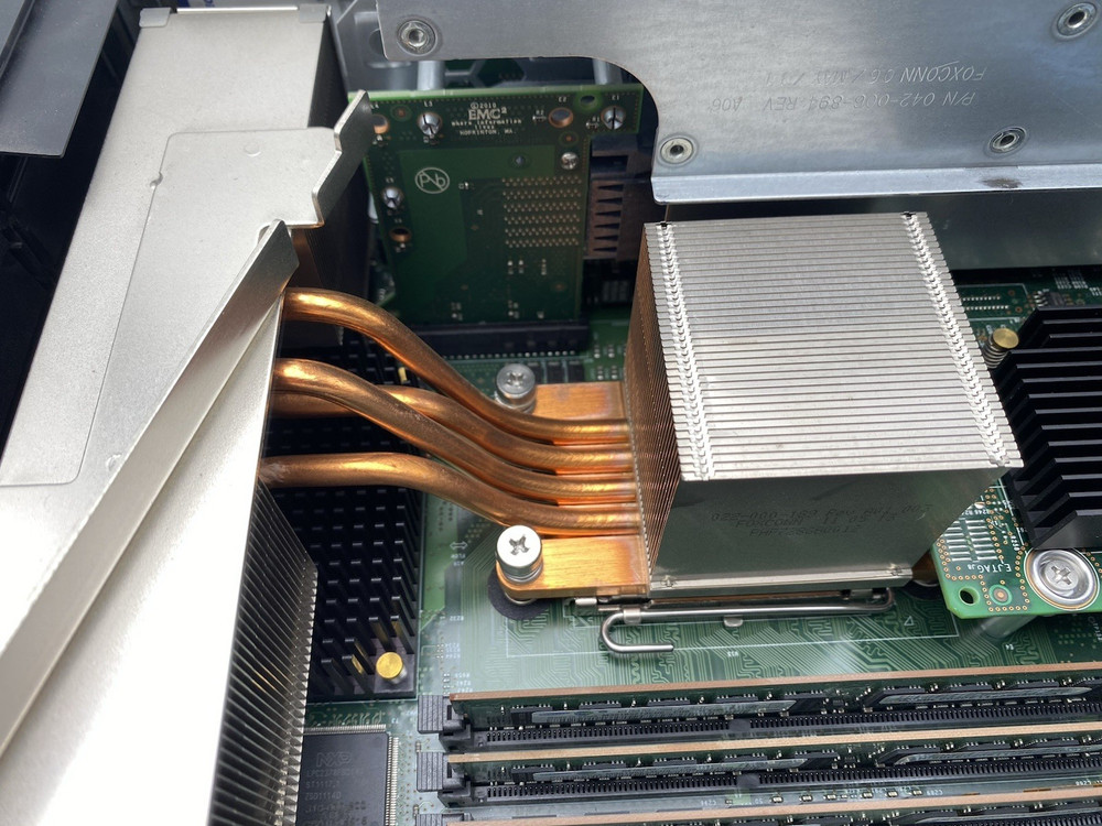 EMC Controller 110-140-112B Vnxe3300 2.13Ghz Storage Processor 12GB RAM Diskless