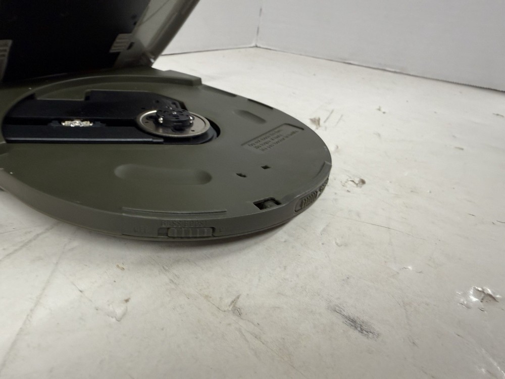 Lenox Sound Digital Programmable Compact Disc Player, AS-IS, Corrosion