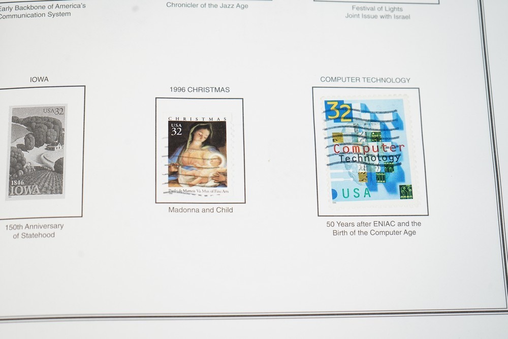 US 1990s-2000s COLLECTION OF 450+ STAMPS MINT & UESD STORED IN HARRIS ALBUM