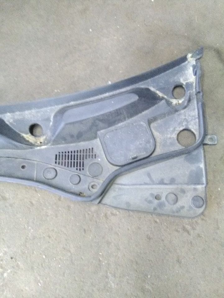 2016 Maserati Ghibli Cowl Vent Panel