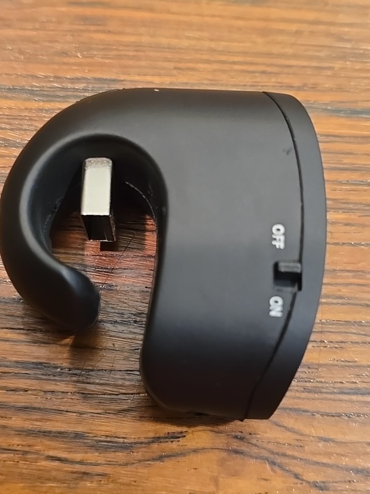 Wireless Laser Pointer USB Rechargeable Finger Ring Powerpoint Presenter