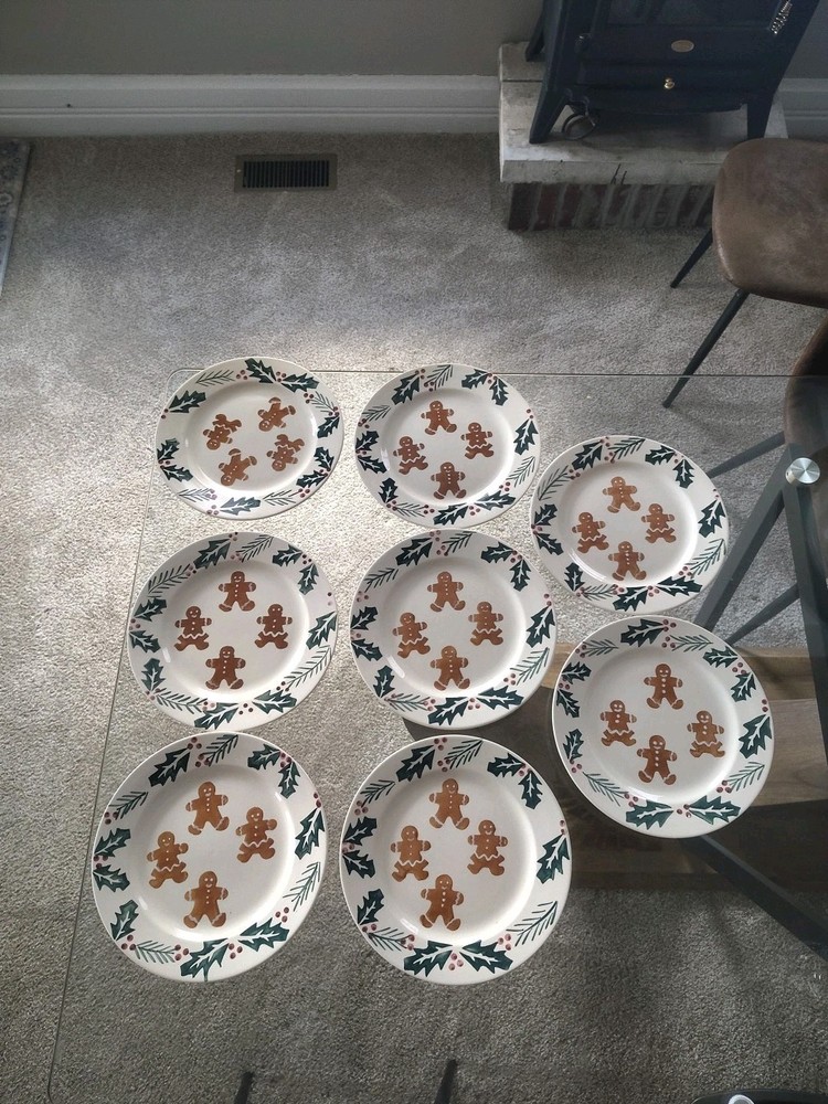 Gingerbread Men by Cook's Bazaar Set 8 Dinner Plates