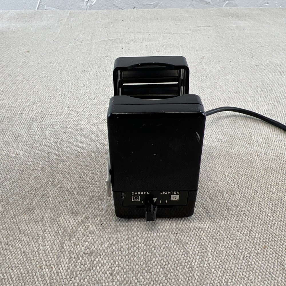 VINTAGE POLAROID FOCUSED FLASH MODEL #490