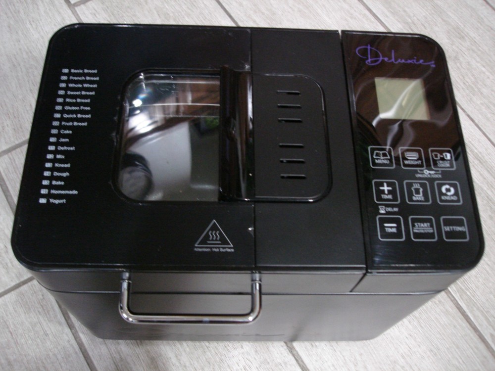 Deluxie BM8202 Black 2lb Programmable Bread Machine Maker Digital Touch