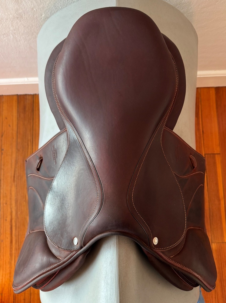 18" Devoucoux Biarritz O Saddle - 2023 - 2A - Full Buffalo - MINT!