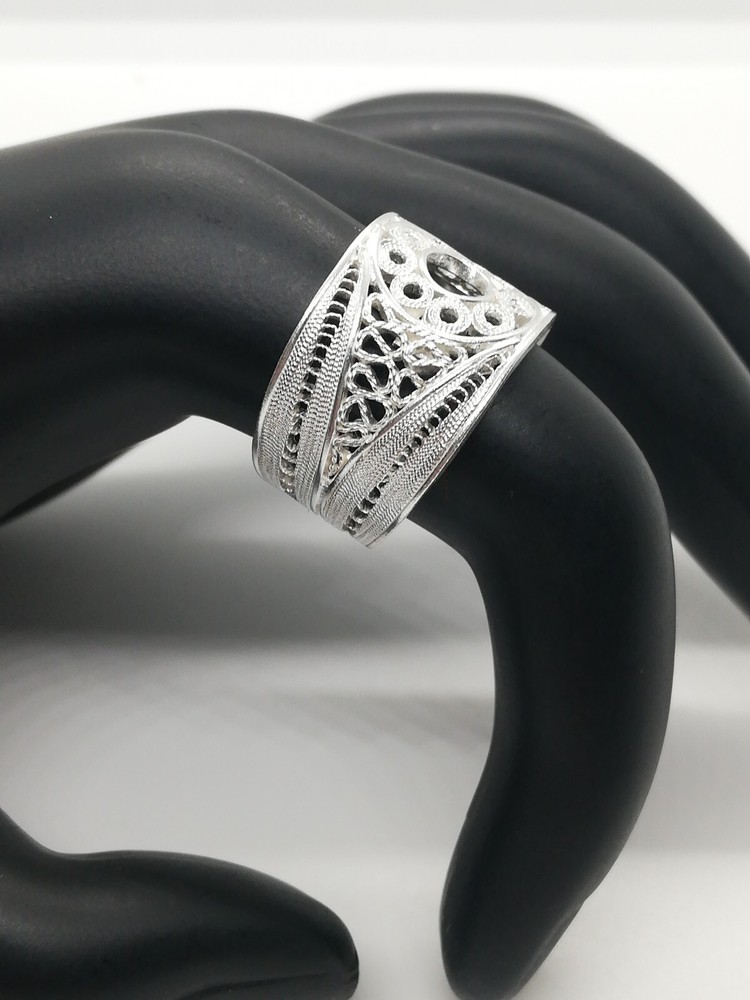 . 970 Solid Silver Women's Ring Size 8 Filigree New.