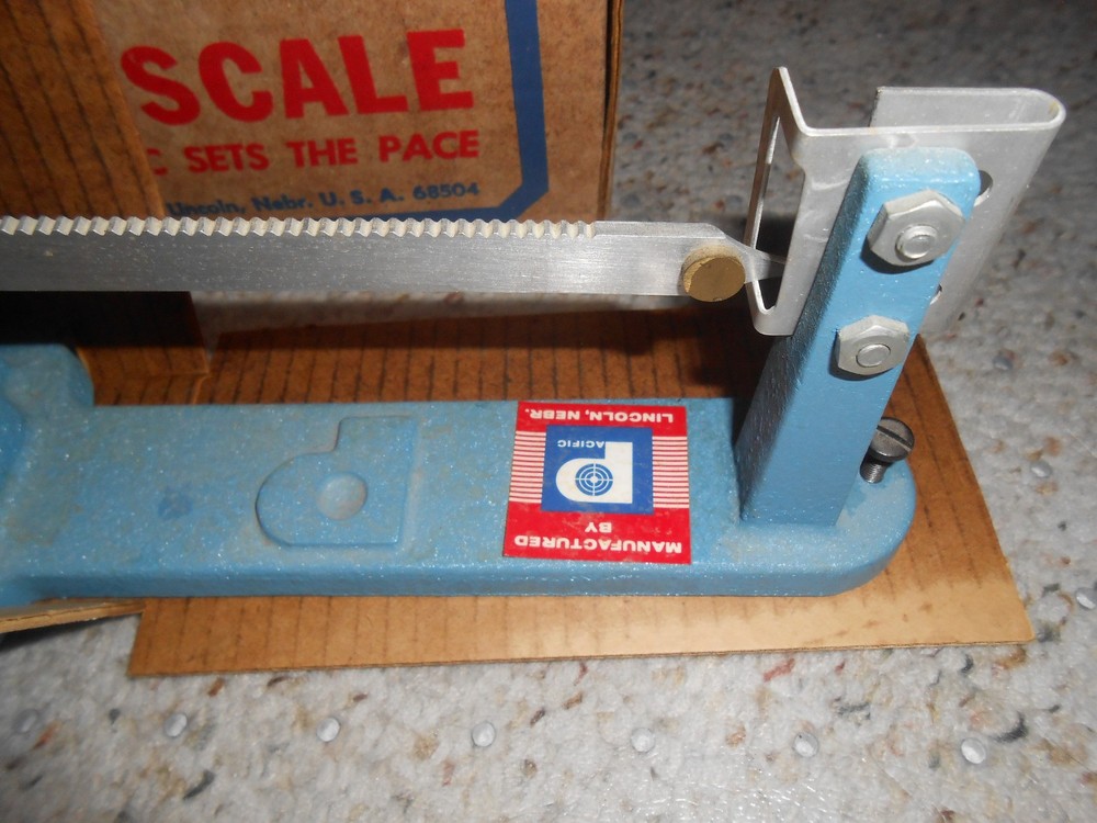 VINTAGE PACIFIC RELOADING POWDER MEASURE Scale