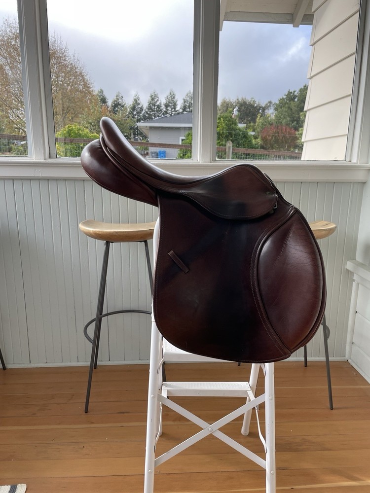 English Saddle - County Solution - 17 M SR - 2017 - Forward Flap - Jumper