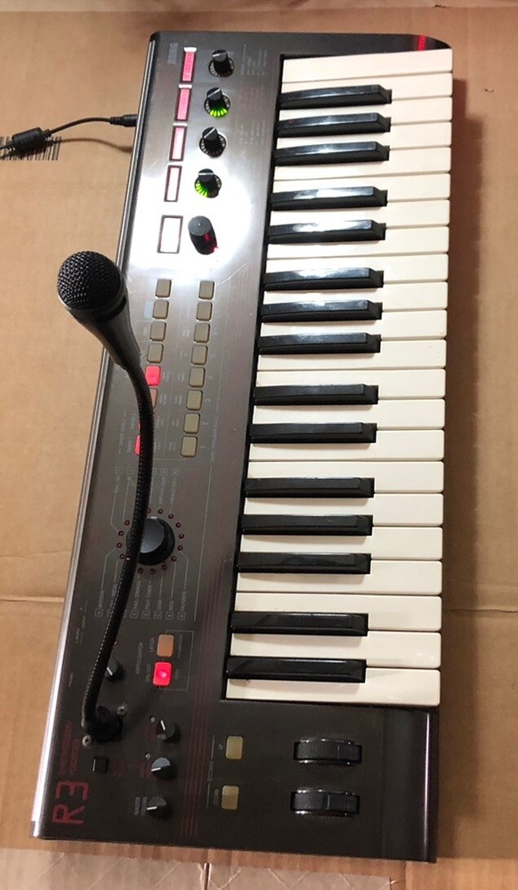 KORG R3 MIDI 37 KEY KEYBOARD SYNTHESIZER/VOCODER